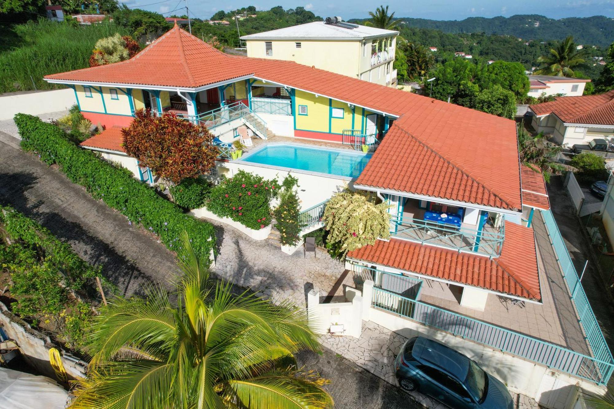 Les Marches De Paulina Apartment แซ็งต์-ลูซ ภายนอก รูปภาพ