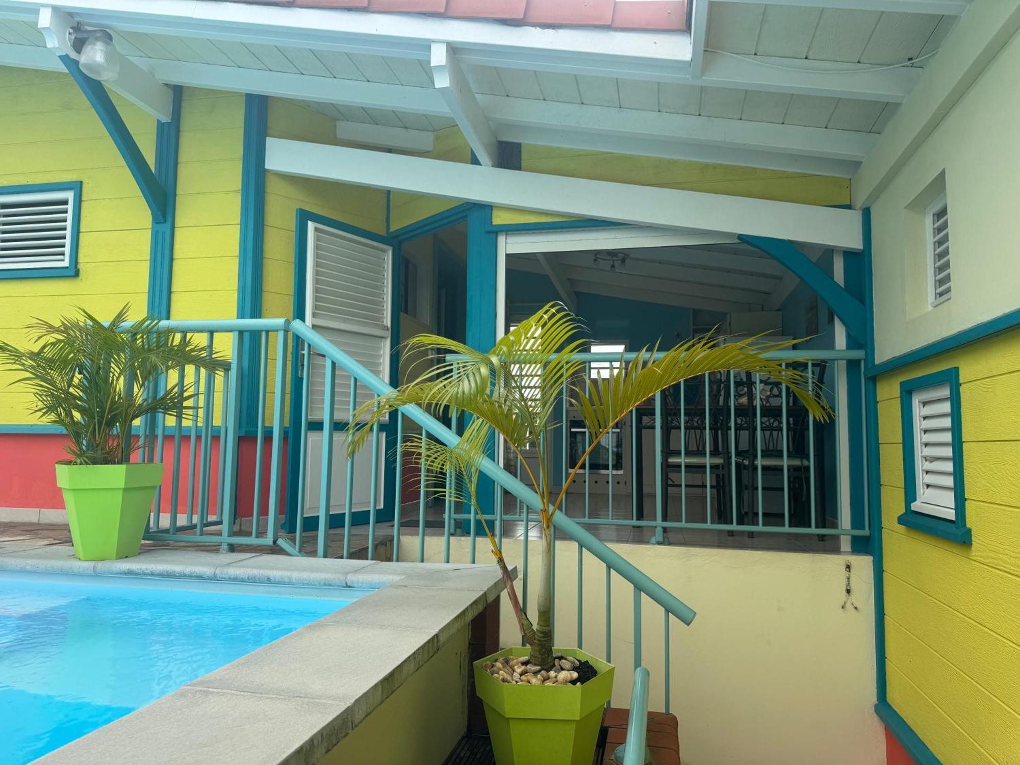 Les Marches De Paulina Apartment แซ็งต์-ลูซ ภายนอก รูปภาพ